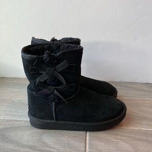 Koolaburra by Ugg boots black bootie girls size 3 with bow detail